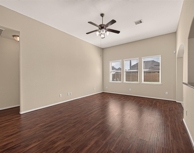 9118 Cavalier Lane - Photo Thumbnail 8