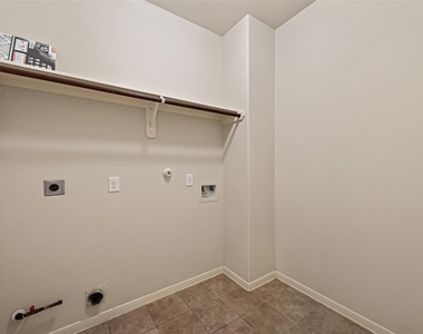 9118 Cavalier Lane - Photo Thumbnail 20