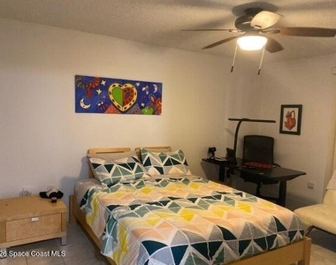 6201 Treetop Drive - Photo Thumbnail 6