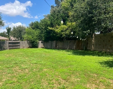 5523 Waverdale Court - Photo Thumbnail 16