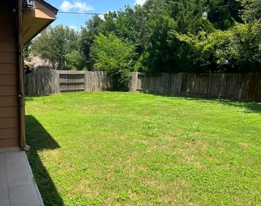 5523 Waverdale Court - Photo Thumbnail 10