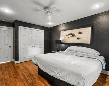 3312-2 Greenbriar Drive - Photo Thumbnail 9