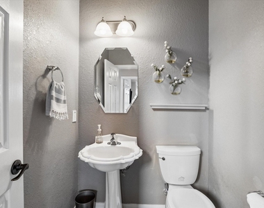 6102 Timbermoss Court - Photo Thumbnail 11