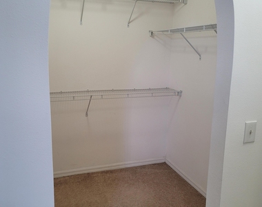 4615 Elena Way - Photo Thumbnail 8