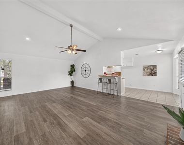 18706 Clover Glen Lane - Photo Thumbnail 2