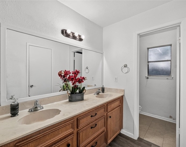 18706 Clover Glen Lane - Photo Thumbnail 8