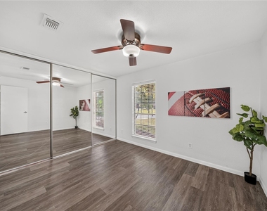 18706 Clover Glen Lane - Photo Thumbnail 9