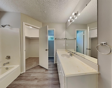 23111 Calico Corners Lane - Photo Thumbnail 14