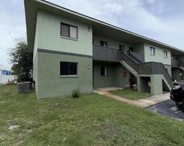 1554 University Lane - Photo Thumbnail 1