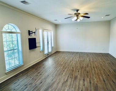 4020 Childress Street - Photo Thumbnail 3