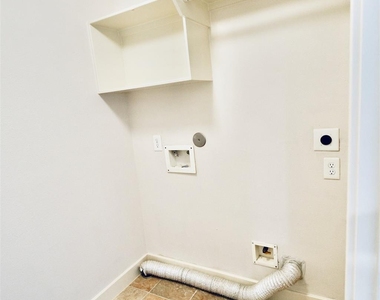 4020 Childress Street - Photo Thumbnail 12