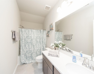 1915 Meadow Trail Drive - Photo Thumbnail 24