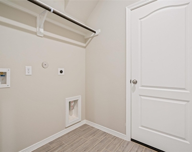 10714 Catclaw Court - Photo Thumbnail 14