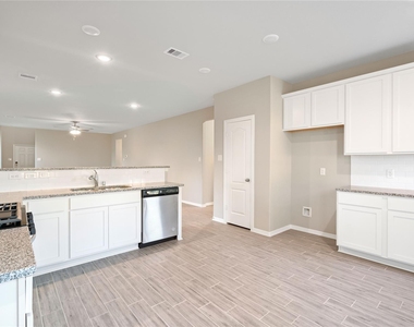 10714 Catclaw Court - Photo Thumbnail 8