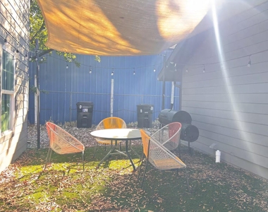6835 Avenue Q Avenue - Photo Thumbnail 7