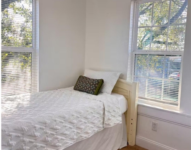 6835 Avenue Q Avenue - Photo Thumbnail 3