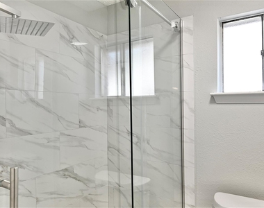 7207 San Pablo Drive - Photo Thumbnail 22