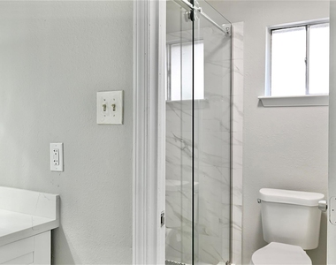 7207 San Pablo Drive - Photo Thumbnail 21