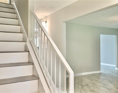 7207 San Pablo Drive - Photo Thumbnail 3
