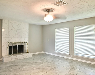 7207 San Pablo Drive - Photo Thumbnail 4