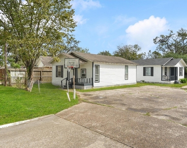 8514 Spaulding Street - Photo Thumbnail 1