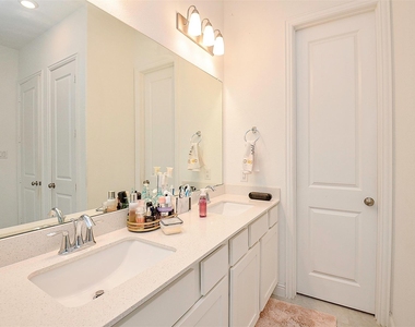 11021 Mikula Drive - Photo Thumbnail 25