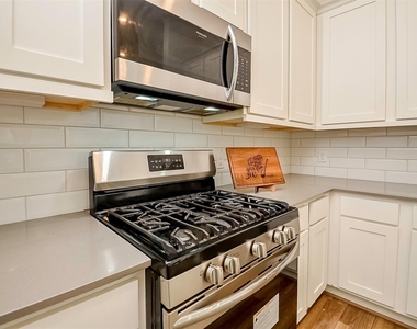 11021 Mikula Drive - Photo Thumbnail 15