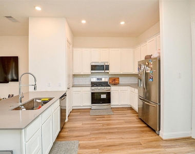 11021 Mikula Drive - Photo Thumbnail 13