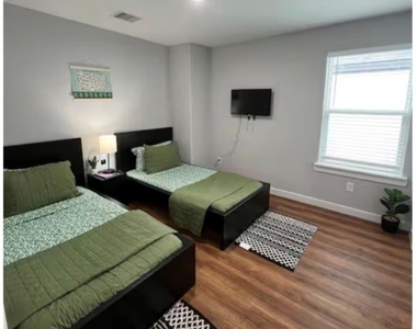 6615 Bacher Street - Photo Thumbnail 4