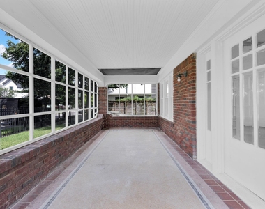 1702 Ruth Street - Photo Thumbnail 2