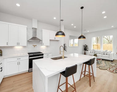 4415 Coke Street - Photo Thumbnail 7