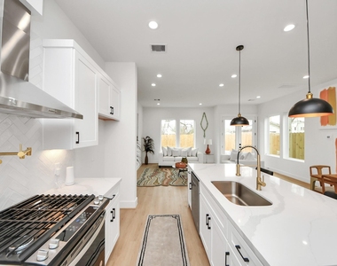 4415 Coke Street - Photo Thumbnail 8