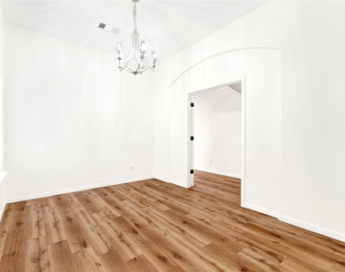 8518 Windy Thicket Lane - Photo Thumbnail 4