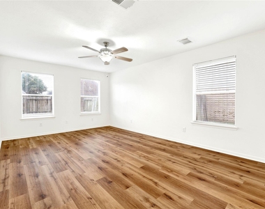 8518 Windy Thicket Lane - Photo Thumbnail 14