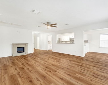 8518 Windy Thicket Lane - Photo Thumbnail 12