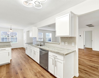 8518 Windy Thicket Lane - Photo Thumbnail 5