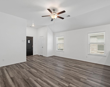 25702 Bottlebrush Sedge Street - Photo Thumbnail 7