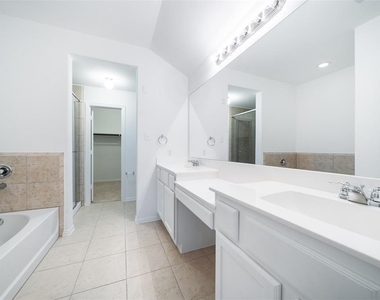 16323 Hillside Garden Lane - Photo Thumbnail 9