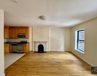 West 55 Street - Photo Thumbnail 2