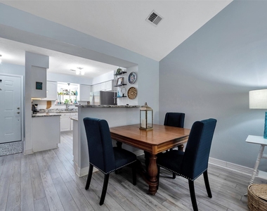 116 W White Willow Circle - Photo Thumbnail 10
