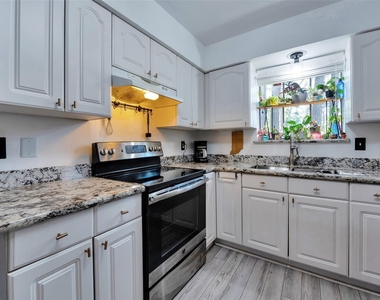 116 W White Willow Circle - Photo Thumbnail 13
