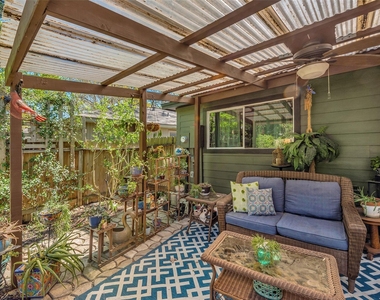 116 W White Willow Circle - Photo Thumbnail 1