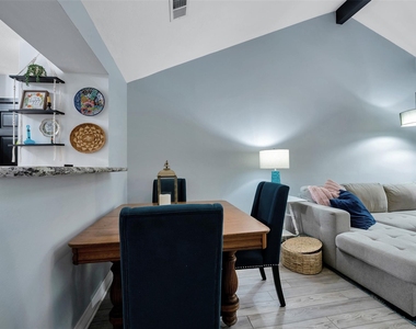 116 W White Willow Circle - Photo Thumbnail 11