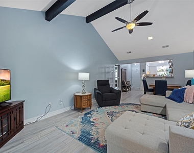 116 W White Willow Circle - Photo Thumbnail 7