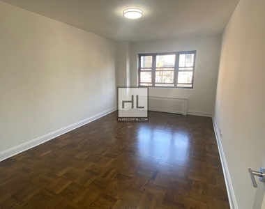 East 35 Street - Photo Thumbnail 1