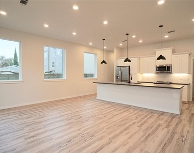 1711 Summer Street - Photo Thumbnail 4