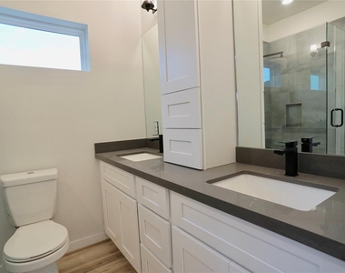 1711 Summer Street - Photo Thumbnail 11