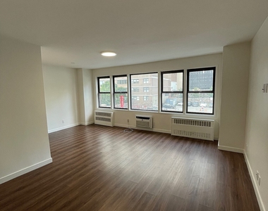 East 36 Street - Photo Thumbnail 3