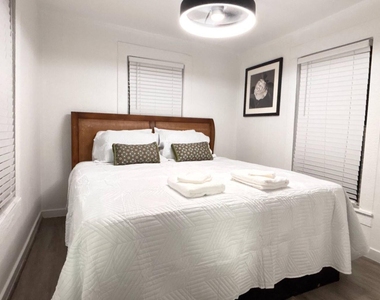 7425 Avenue H - Photo Thumbnail 4