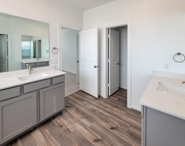 25737 Damask Drive - Photo Thumbnail 12